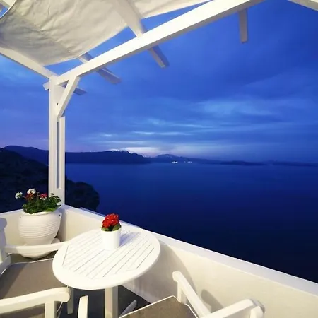 Marvellous Santorini | Ladros | 1 Bedroom | Min. Children Age: 12 Years | Private Furnished Balcony Overlooking The Sea | Spacious Shared Sun Terrace And Swimming Pool With Breathtaking Caldera View | Oia (Santorini)