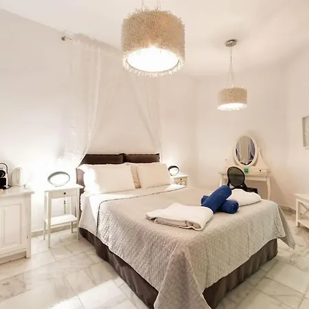 Marvellous Santorini | Ladros | 1 Bedroom | Min. Children Age: 12 Years | Private Furnished Balcony Overlooking The Sea | Spacious Shared Sun Terrace And Swimming Pool With Breathtaking Caldera View | Apartment Oia (Santorini)