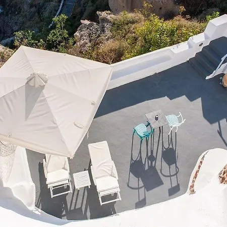 Marvellous Santorini | Ladros | 1 Bedroom | Min. Children Age: 12 Years | Private Furnished Balcony Overlooking The Sea | Spacious Shared Sun Terrace And Swimming Pool With Breathtaking Caldera View | Oia (Santorini)