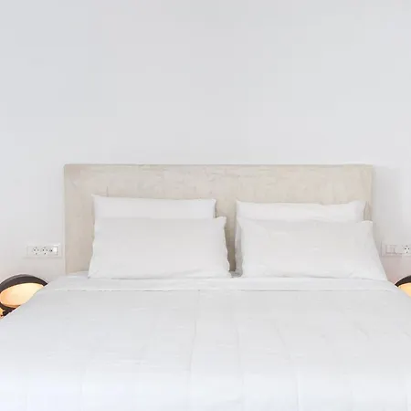 Marvellous Santorini | Ladros | 1 Bedroom | Min. Children Age: 12 Years | Private Furnished Balcony Overlooking The Sea | Spacious Shared Sun Terrace And Swimming Pool With Breathtaking Caldera View | Apartment Oia (Santorini)